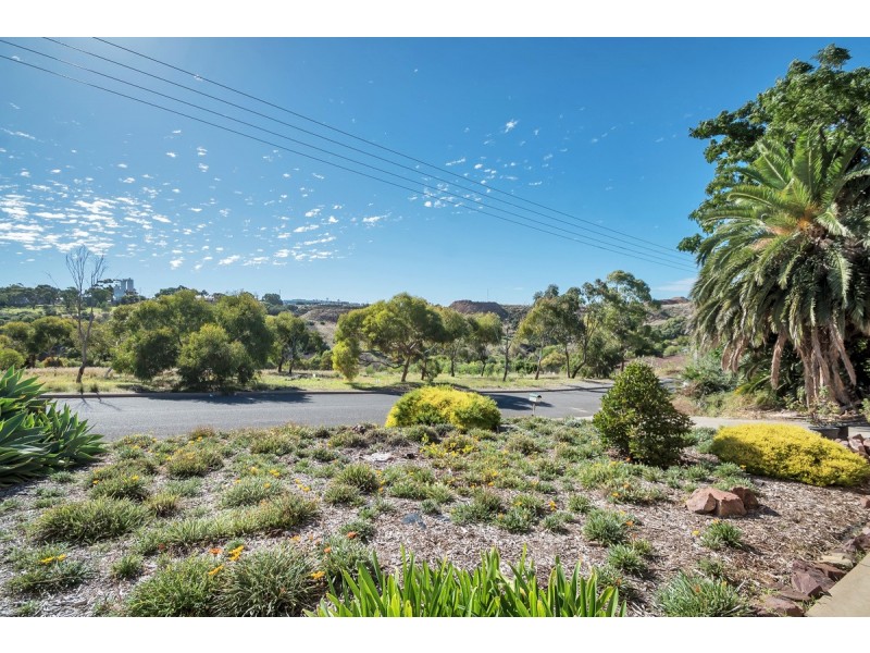 42 Beresford Avenue, Christie Downs SA 5164