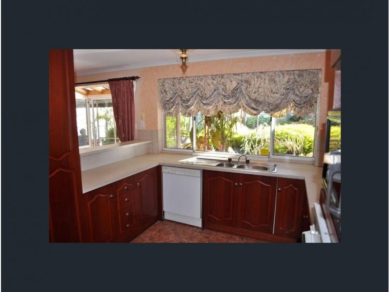 2 Hamilton Road, Aldinga Beach SA 5173