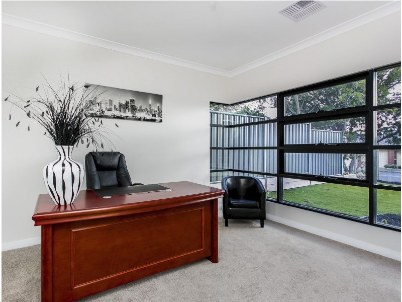 4 York Drive, Flagstaff Hill SA 5159
