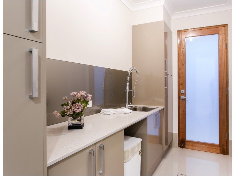 4 York Drive, Flagstaff Hill SA 5159