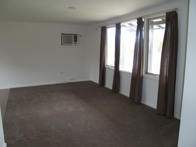 32 Helsinki Road, Hackham West SA 5163