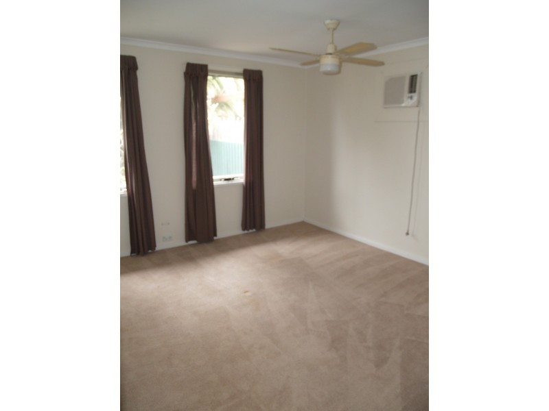 32 Helsinki Road, Hackham West SA 5163