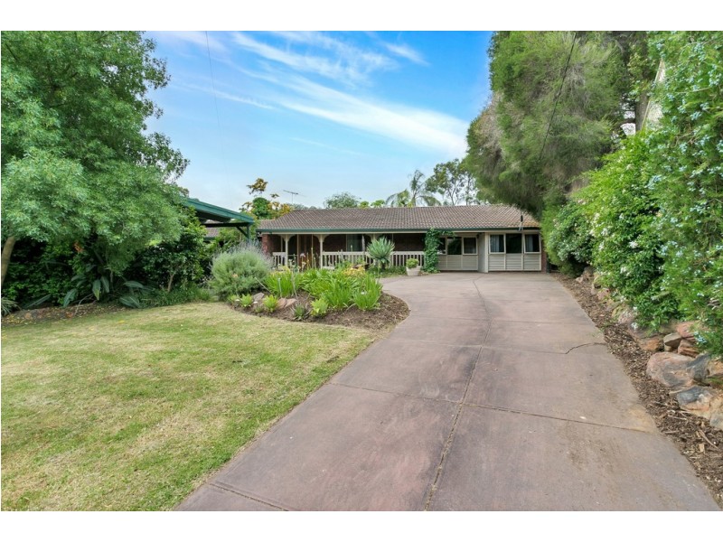 4 Lulworth Place, Flagstaff Hill SA 5159