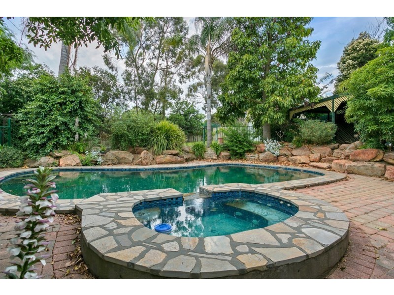 4 Lulworth Place, Flagstaff Hill SA 5159