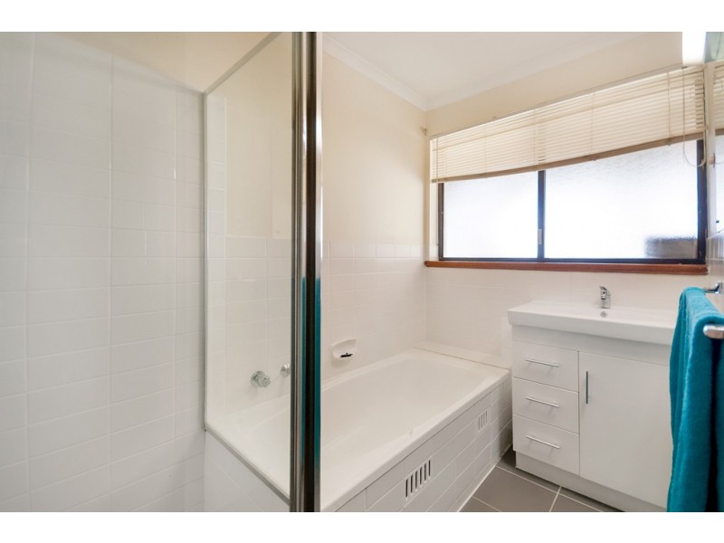 12 Whiteley Drive, Trott Park SA 5158