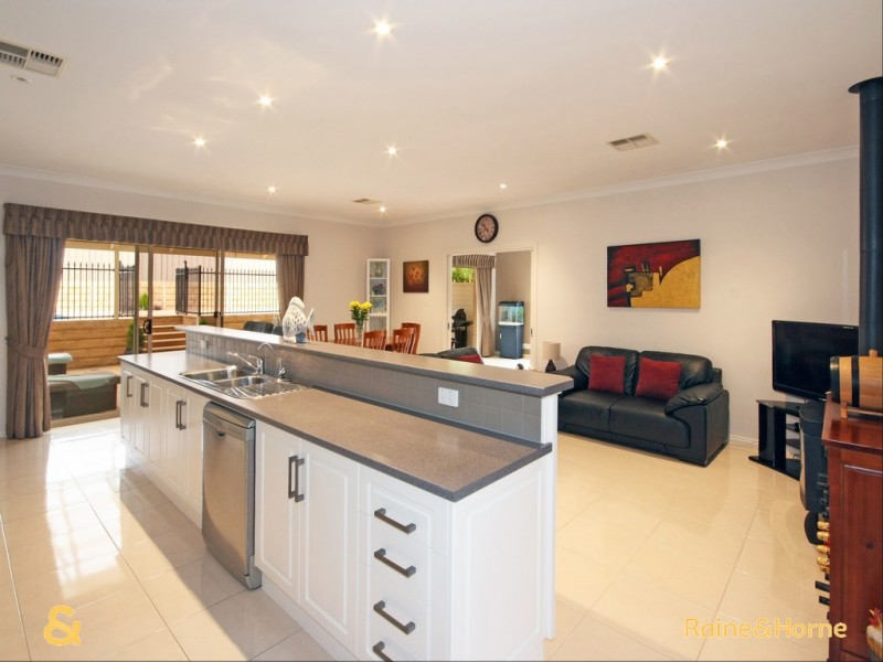 16 Hertford Place, Noarlunga Downs SA 5168