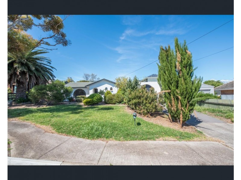 2 Parham Crescent, Port Noarlunga SA 5167