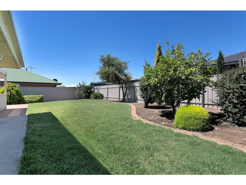 14 Whitney Crescent, Seaford SA 5169