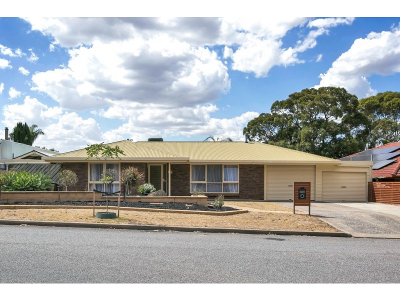 13 Coorumbena Crescent, Morphett Vale SA 5162