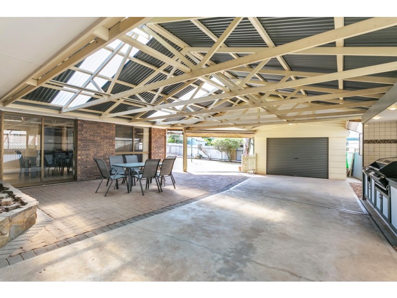 13 Coorumbena Crescent, Morphett Vale SA 5162