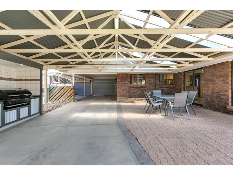 13 Coorumbena Crescent, Morphett Vale SA 5162