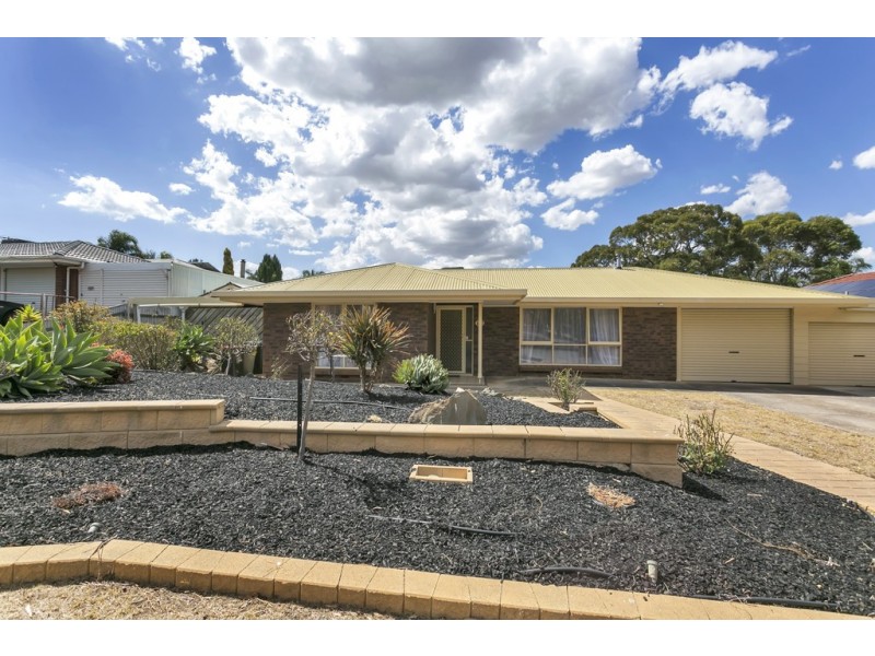 13 Coorumbena Crescent, Morphett Vale SA 5162