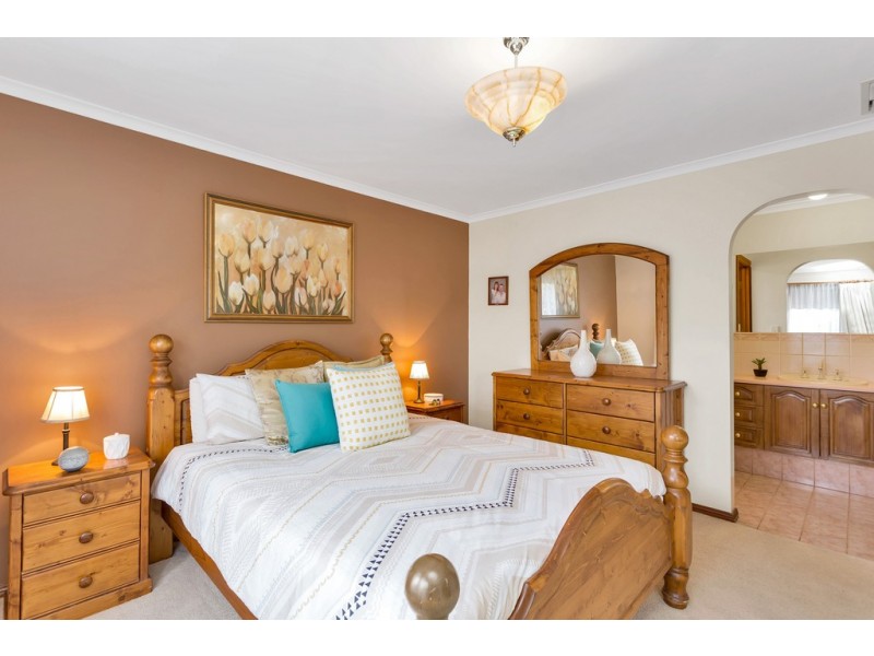 58 Farnsworth Drive, Morphett Vale SA 5162