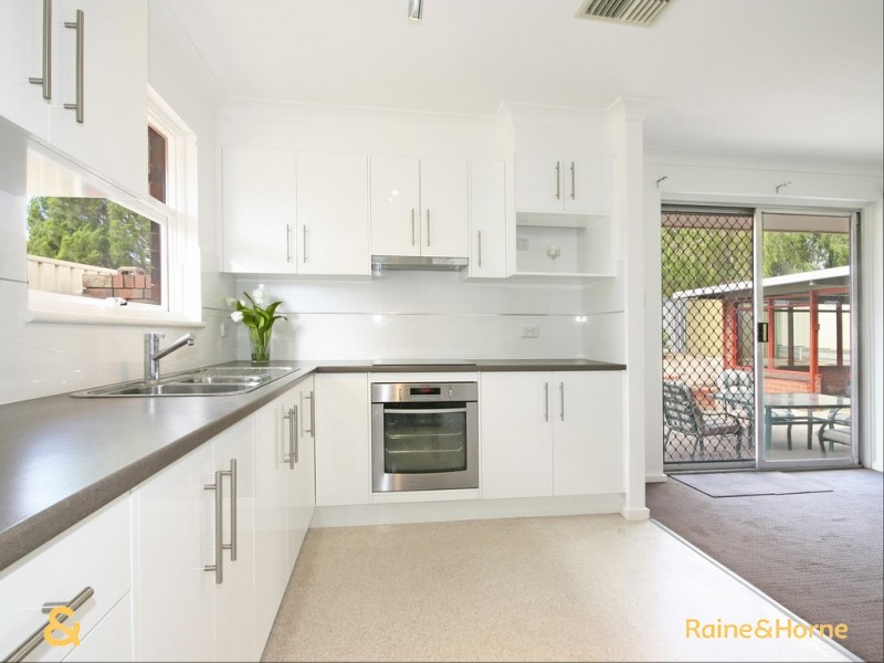 1 Nicolle Drive, Morphett Vale SA 5162