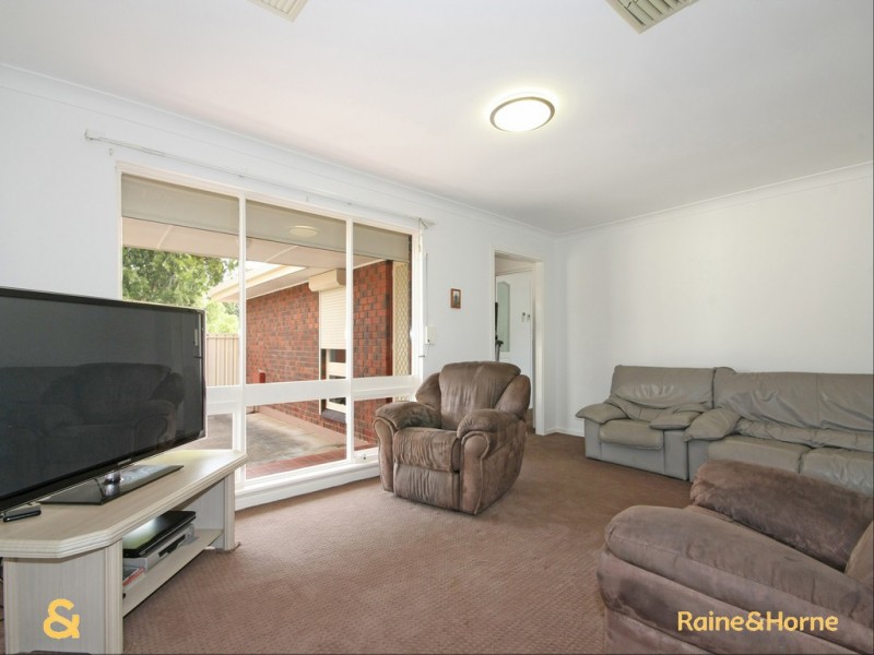 1 Nicolle Drive, Morphett Vale SA 5162