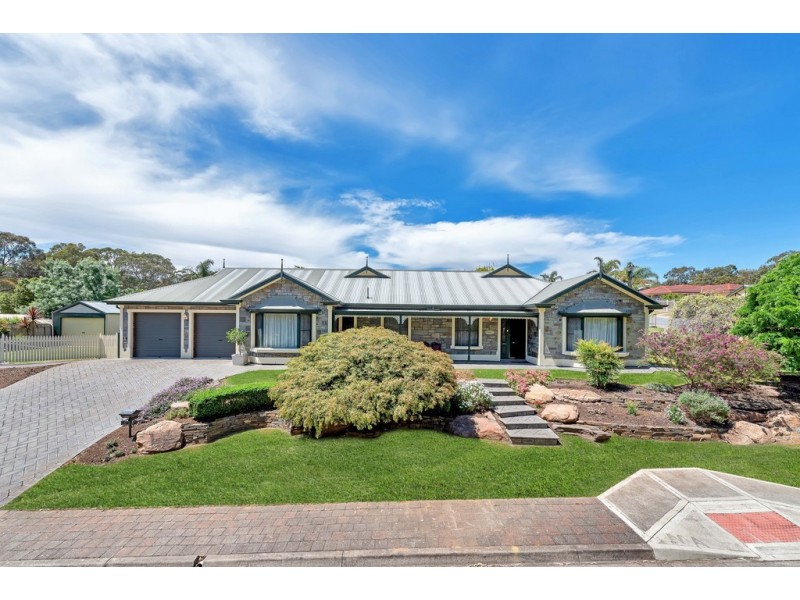 1 Horseshoe Drive, Woodcroft SA 5162