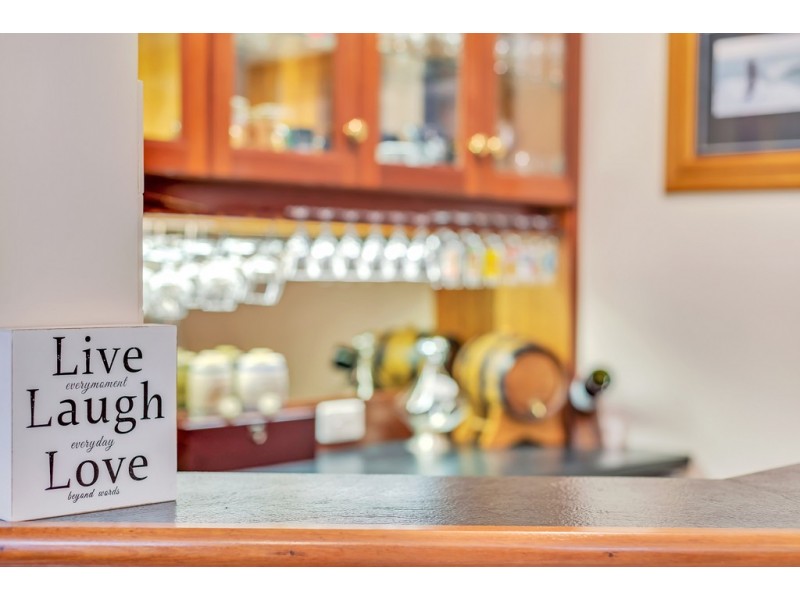 1 Horseshoe Drive, Woodcroft SA 5162