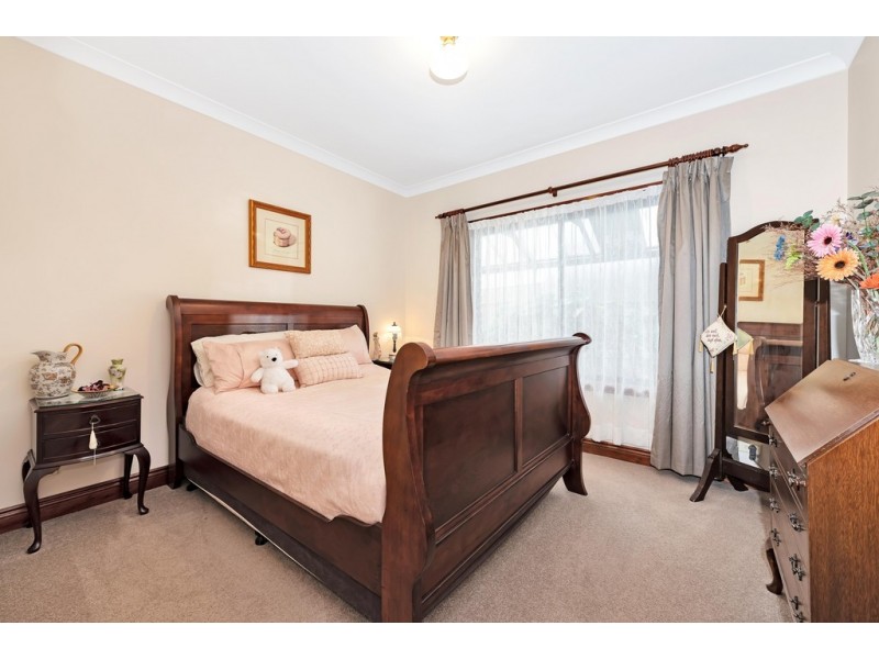 1 Horseshoe Drive, Woodcroft SA 5162