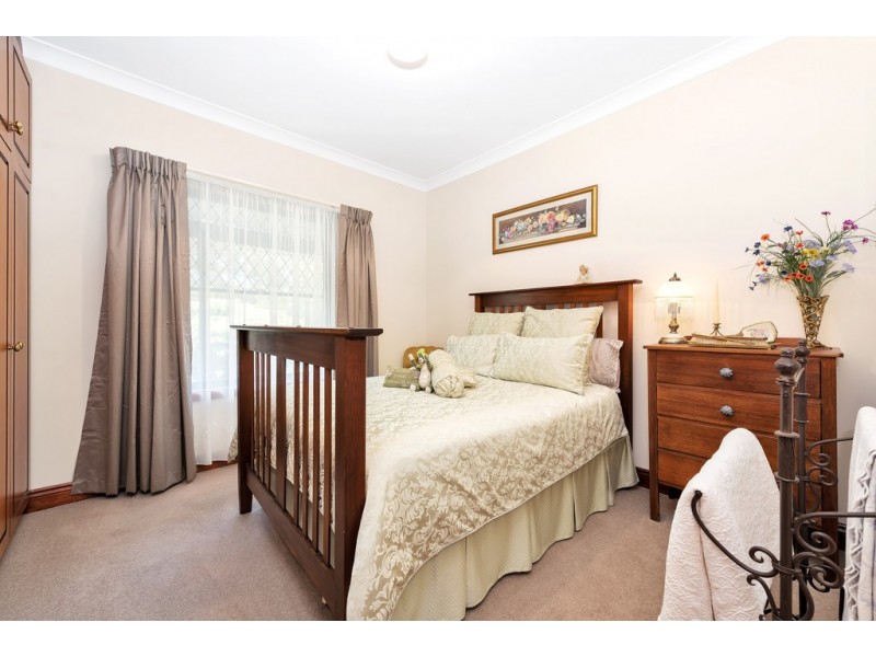 1 Horseshoe Drive, Woodcroft SA 5162
