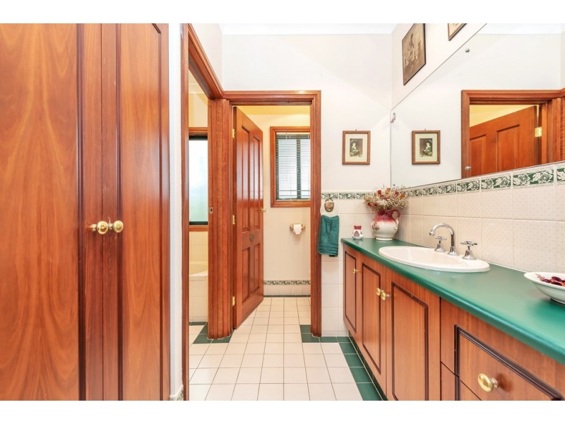 1 Horseshoe Drive, Woodcroft SA 5162