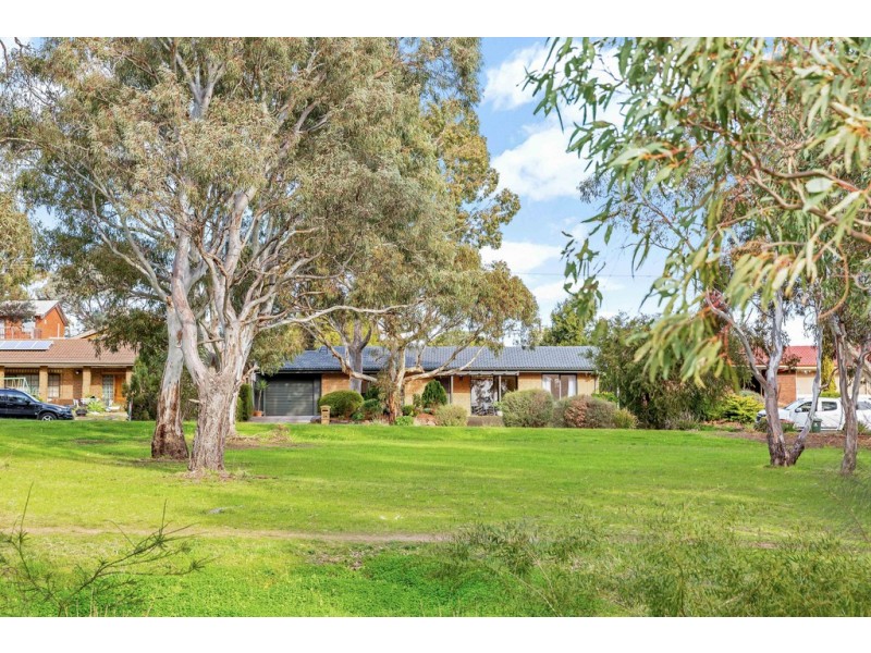 24 Leonard Road, Morphett Vale SA 5162