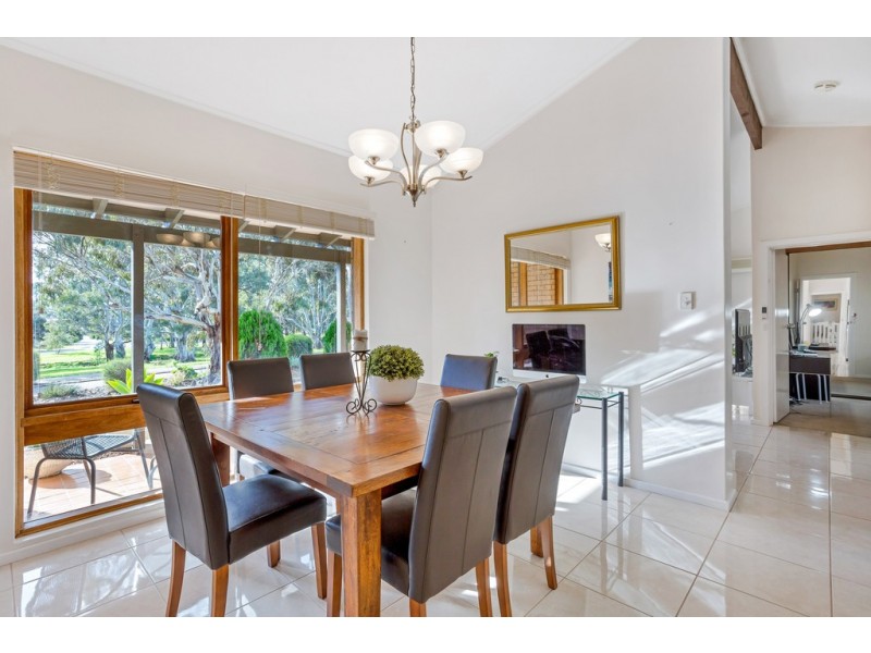 24 Leonard Road, Morphett Vale SA 5162