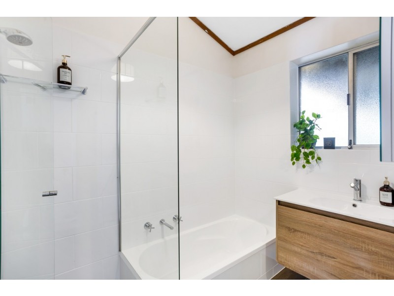 24 Leonard Road, Morphett Vale SA 5162