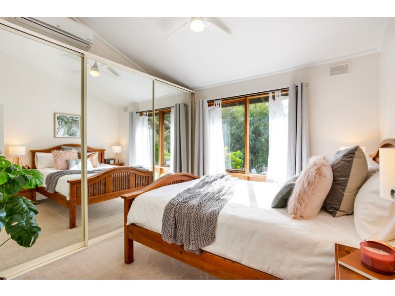 24 Leonard Road, Morphett Vale SA 5162
