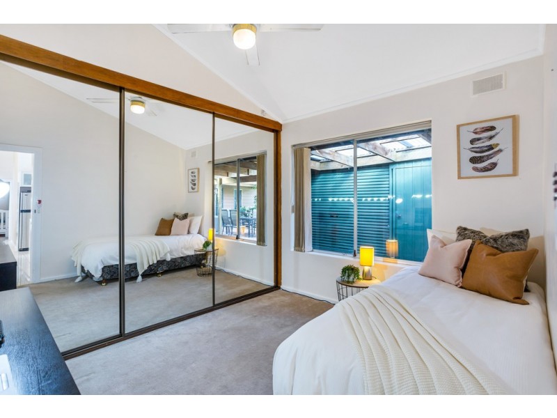 24 Leonard Road, Morphett Vale SA 5162