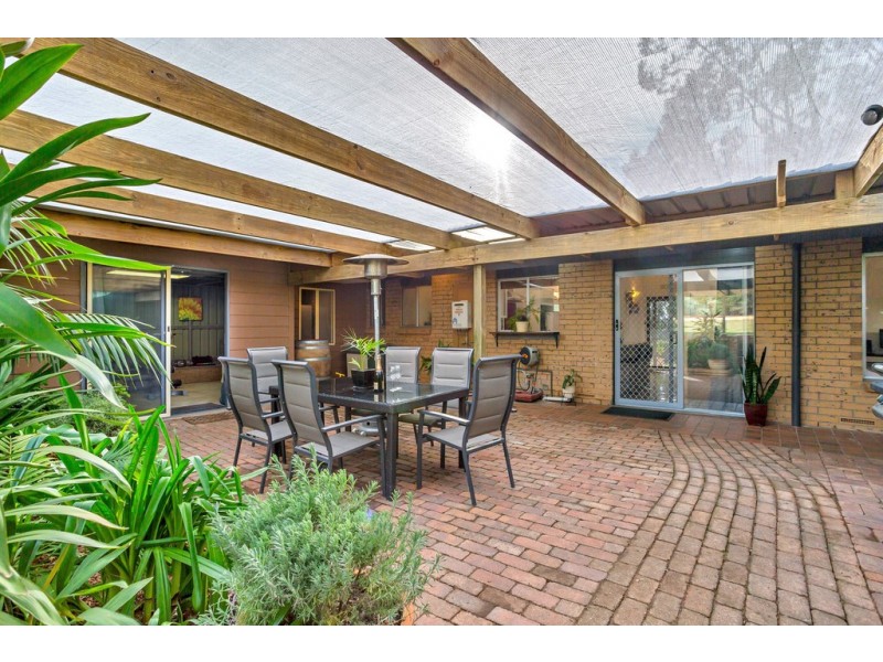 24 Leonard Road, Morphett Vale SA 5162