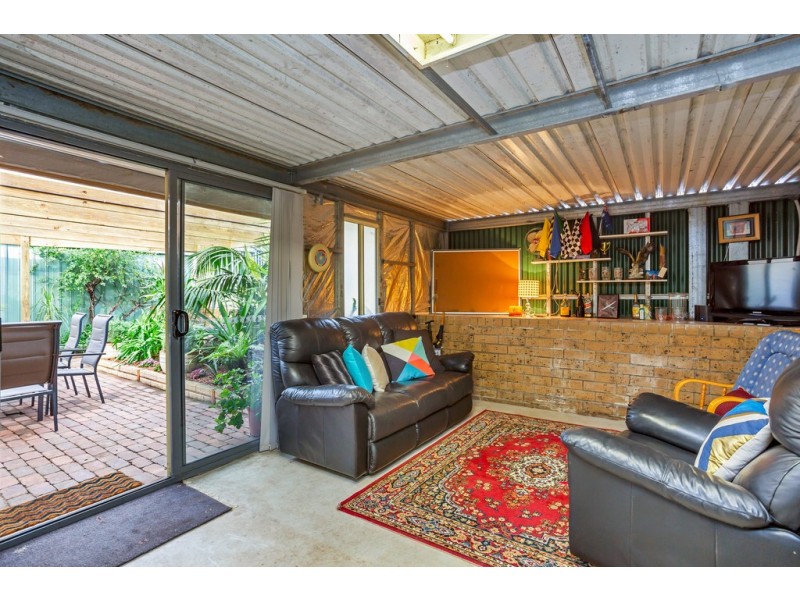 24 Leonard Road, Morphett Vale SA 5162
