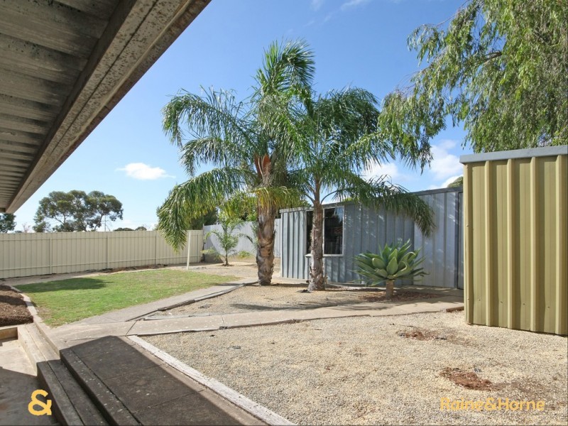 1 Nicolle Drive, Morphett Vale SA 5162