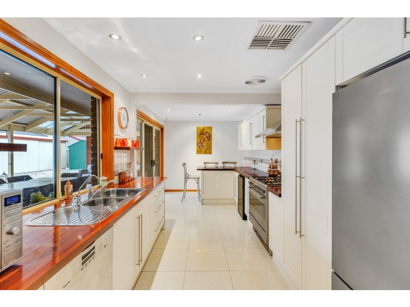 4 Montrose Court, Onkaparinga Hills SA 5163