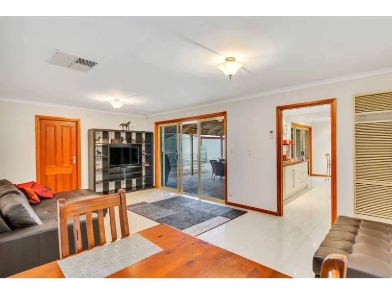 4 Montrose Court, Onkaparinga Hills SA 5163