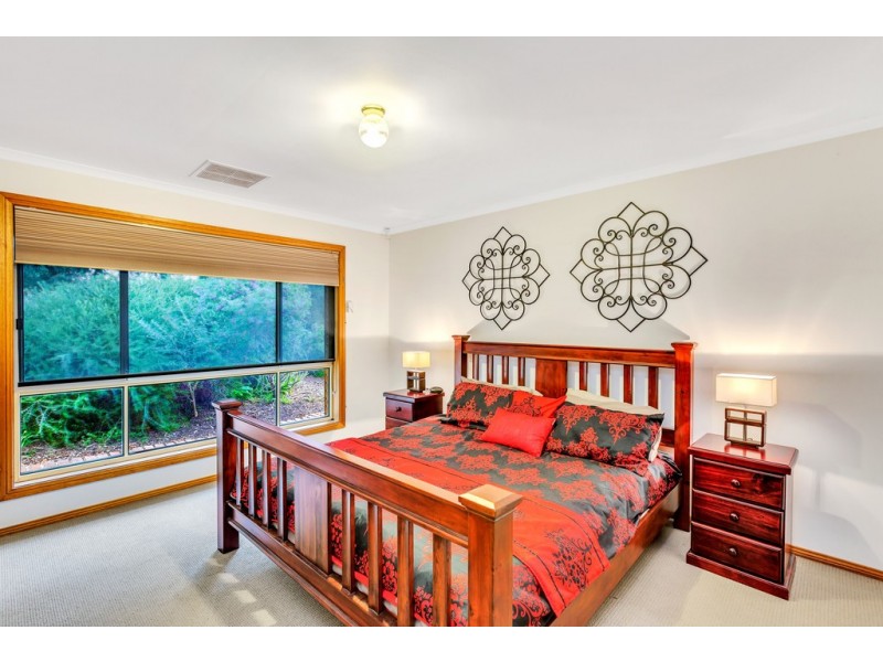 4 Montrose Court, Onkaparinga Hills SA 5163