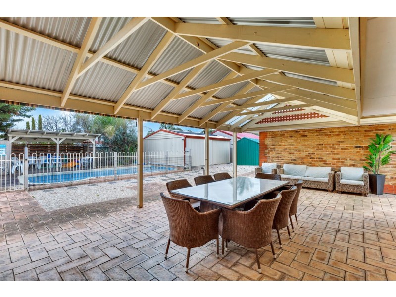 4 Montrose Court, Onkaparinga Hills SA 5163