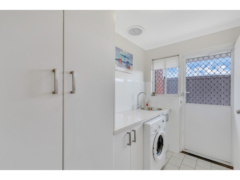 16 Coonawarra Close, Woodcroft SA 5162