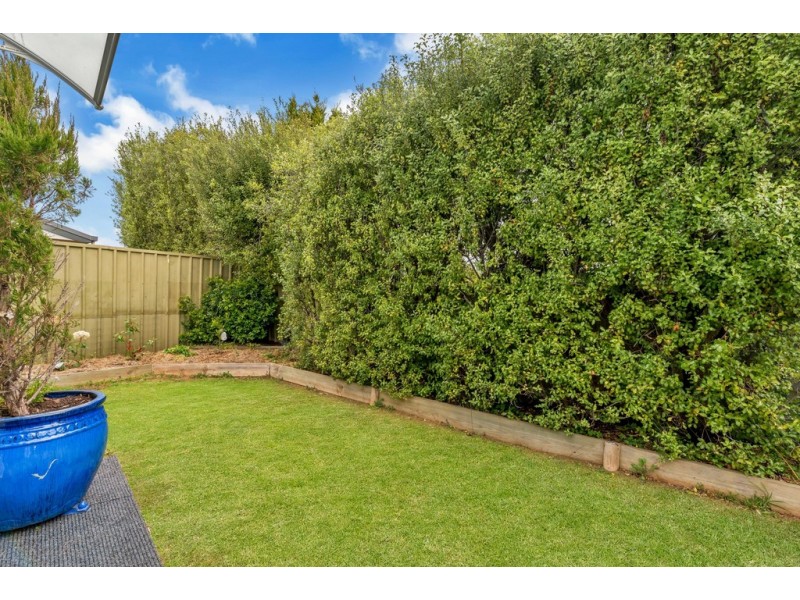 16 Coonawarra Close, Woodcroft SA 5162