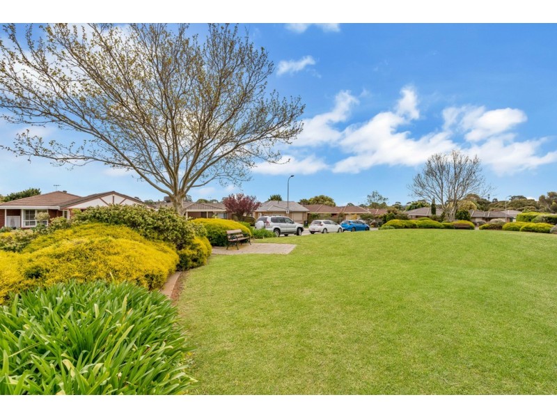 16 Coonawarra Close, Woodcroft SA 5162