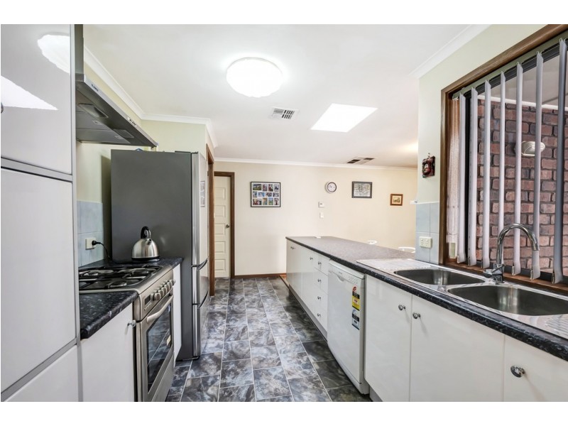 11 Japonica Court, Morphett Vale SA 5162