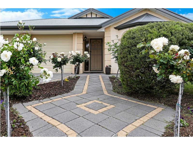 15 Mundulla Avenue (Kings Green Estate), Woodcroft SA 5162