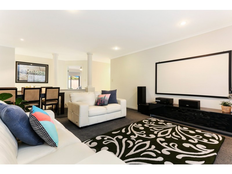 15 Mundulla Avenue (Kings Green Estate), Woodcroft SA 5162