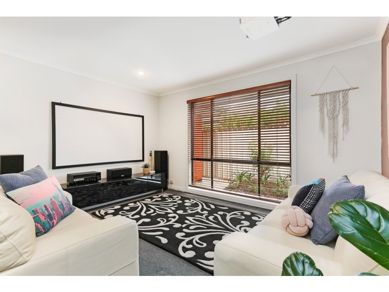 15 Mundulla Avenue (Kings Green Estate), Woodcroft SA 5162