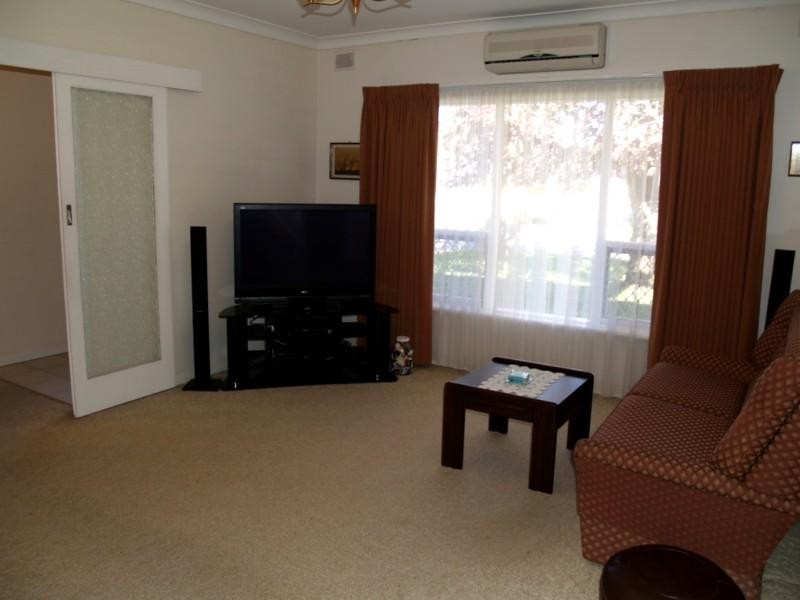 17 Stewart Avenue, Hackham SA 5163