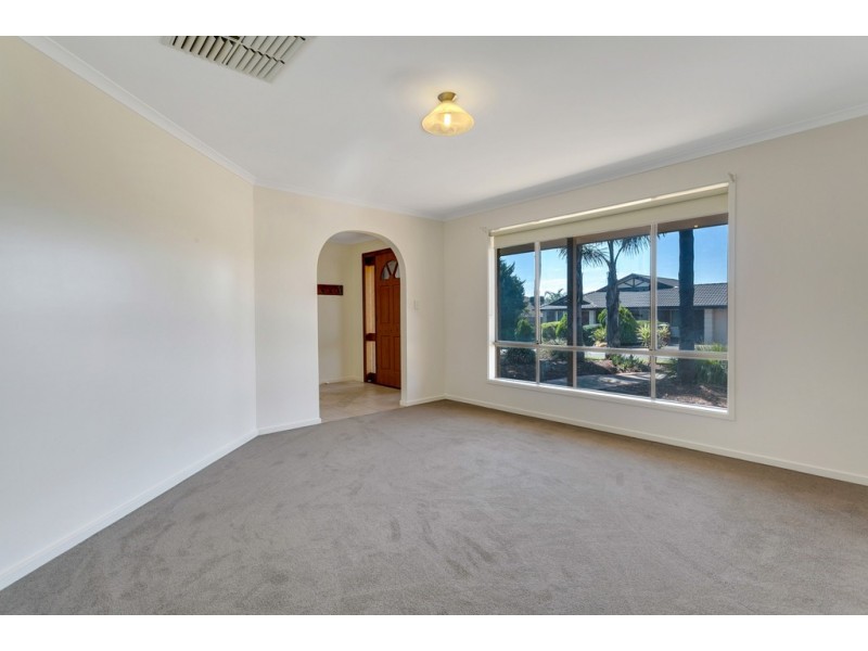 34 Shillabeer Crescent, Woodcroft SA 5162