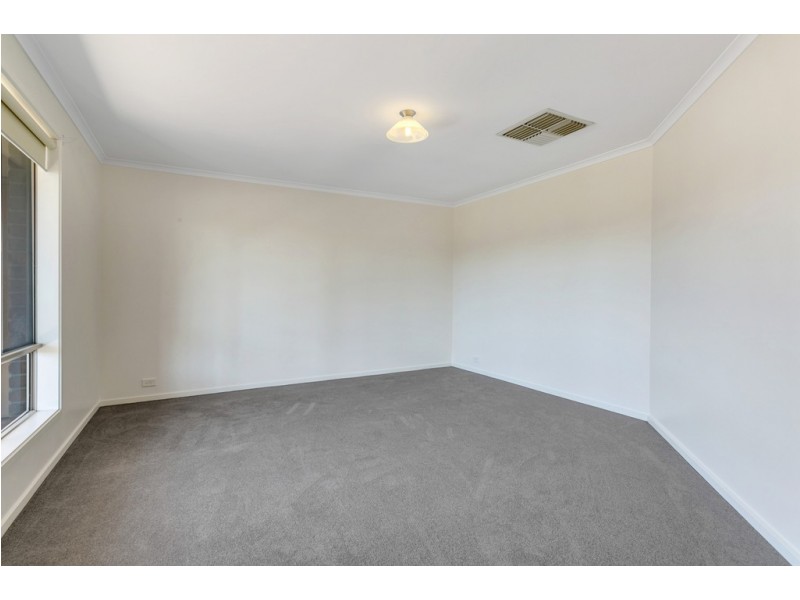 34 Shillabeer Crescent, Woodcroft SA 5162