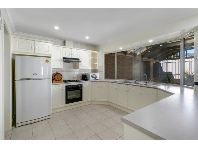 34 Shillabeer Crescent, Woodcroft SA 5162