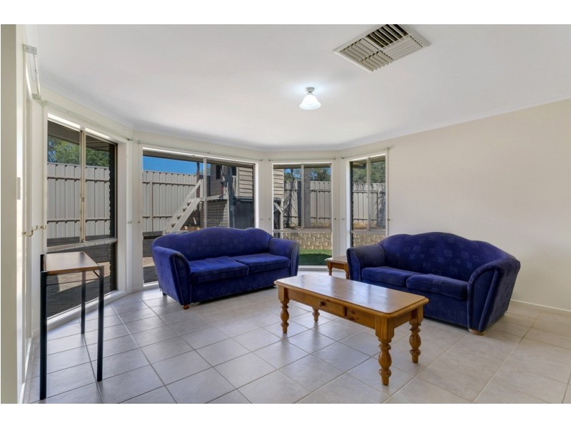 34 Shillabeer Crescent, Woodcroft SA 5162