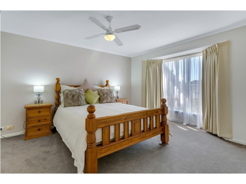 34 Shillabeer Crescent, Woodcroft SA 5162