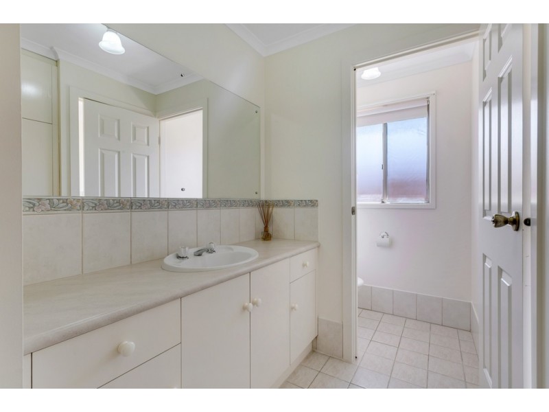 34 Shillabeer Crescent, Woodcroft SA 5162